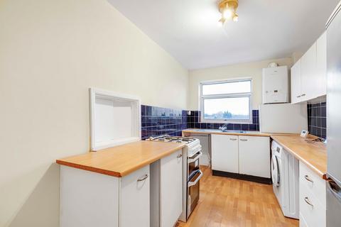 2 bedroom flat for sale - Amanda Court, Edward Way, Ashford, TW15