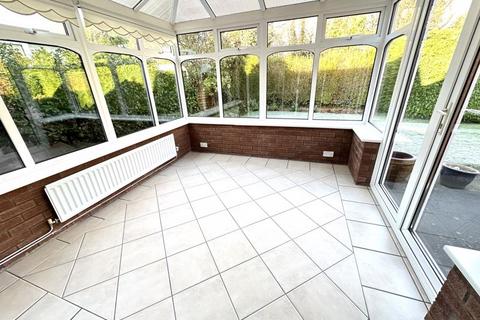 3 bedroom detached bungalow for sale - Mill Lane, Great Sutton