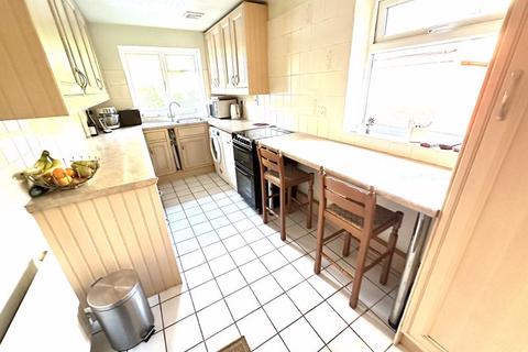 3 bedroom detached bungalow for sale - Mill Lane, Great Sutton