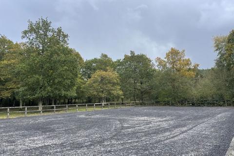 Detached house to rent - Tickners Heath, Cranleigh