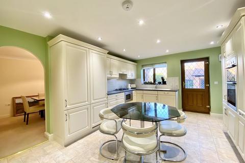 60 Dunton Close, Sutton Coldfield, B75 5QD