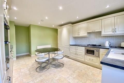60 Dunton Close, Sutton Coldfield, B75 5QD