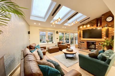 8 Willmott Road, Sutton Coldfield, B75 5NS