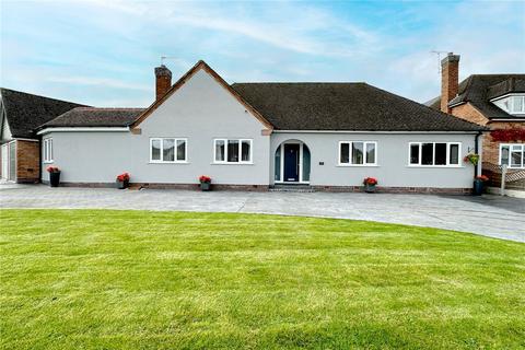 4 bedroom bungalow for sale - Woodlea Drive, Solihull, West Midlands, B91