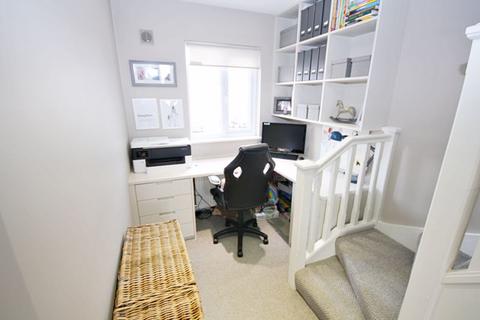 25 Avon Road, Greenford, UB6 9JA