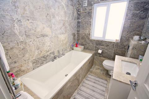 25 Avon Road, Greenford, UB6 9JA