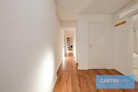 2 bedroom apartment for sale - Canberra Close, Chelmsford, CM1