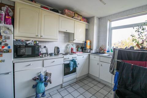 2 bedroom apartment for sale, Kenley House, Ashburton Road, Croydon, CR0