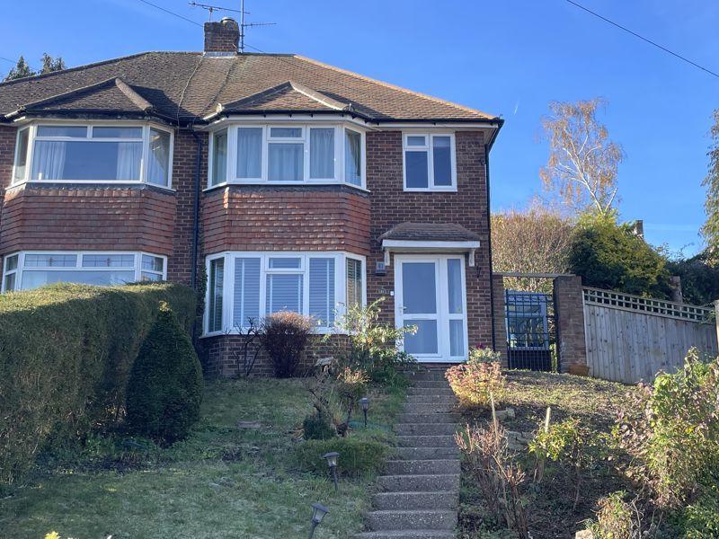 Dean Close, High HP12 3 bed semidetached house for sale £410,000