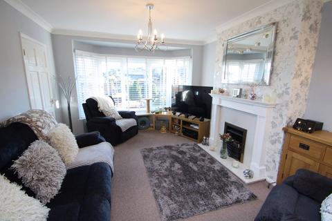 41 Dean Close, High Wycombe, HP12 3NS