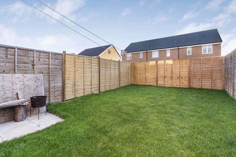 3 bedroom semi-detached house for sale - Arnold Way, Grove
