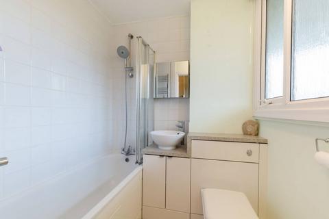 Flat 4, Frensham Court Phipps Bridge Road, Mitcham, CR4 3PG