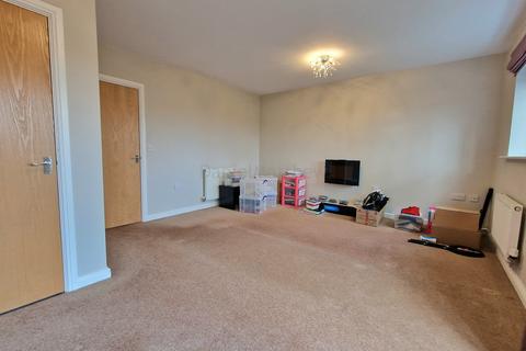 3 bedroom semi-detached house to rent, Clos Y Cudyll Coch, Broadlands, Bridgend County. CF31 5FW