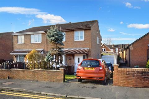 3 bedroom semi-detached house for sale - Hemsby Road, Castleford, West Yorkshire