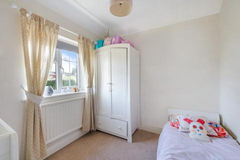 21 Roundwood View, Banstead, SM7 1EQ