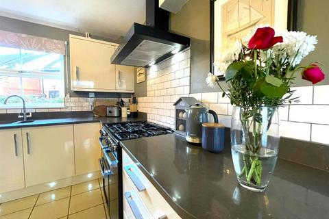 3 bedroom detached house for sale, The Poplars, Brandesburton, Driffield