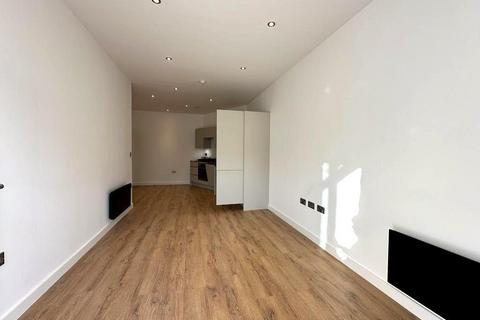 1 bedroom flat to rent - Chalfont Park, Gerrards Cross