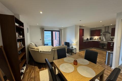1 bedroom flat for sale, South Quay, Kings Road, Swansea