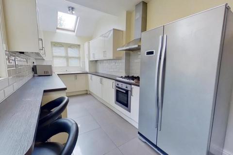 6 bedroom semi-detached house to rent - *£135 pppw excluding bills* 66 Cycle Road, Lenton, Nottingham