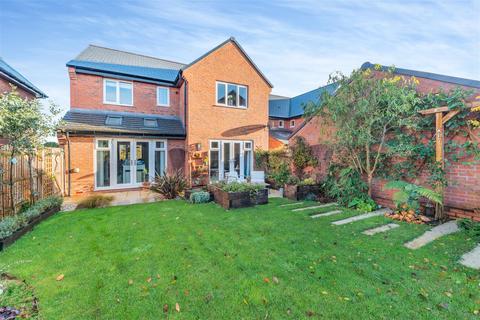 2 Freer Drive, Uppingham, Oakham, LE15 9EF