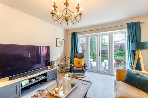 2 Freer Drive, Uppingham, Oakham, LE15 9EF
