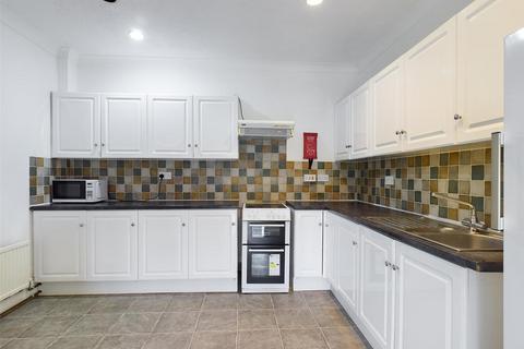 6 bedroom terraced house to rent - Riley Road, Brighton