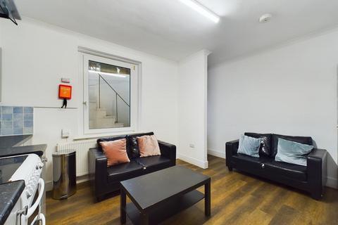 6 bedroom terraced house to rent - Wakefield Road, Brighton
