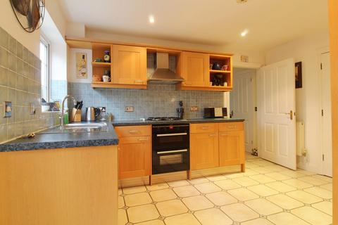 4 bedroom detached house for sale, Bramley Close, Shefford SG17