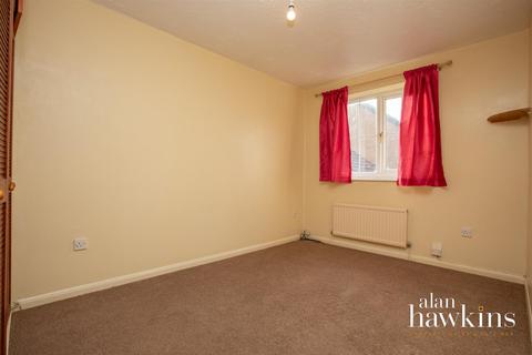 38 Bishopdale Close, Nine Elms, Swindon, SN5 5UJ