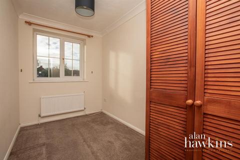 38 Bishopdale Close, Nine Elms, Swindon, SN5 5UJ