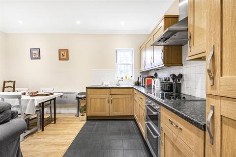 2 bedroom flat for sale, Blackwell Close, London