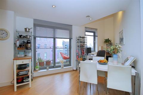 2 bedroom flat for sale - Echo Central Two, Cross Green Lane