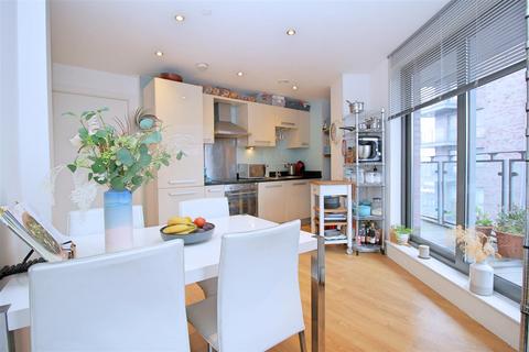 2 bedroom flat for sale - Echo Central Two, Cross Green Lane