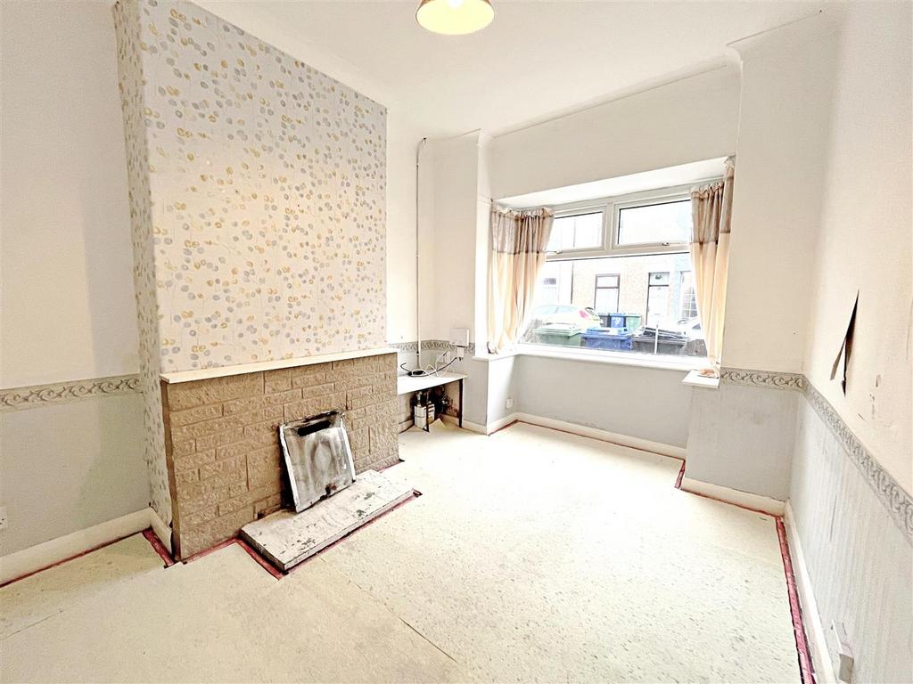 Donnington Street, Grimsby, N.E. Lincs 3 bed terraced house £79,950