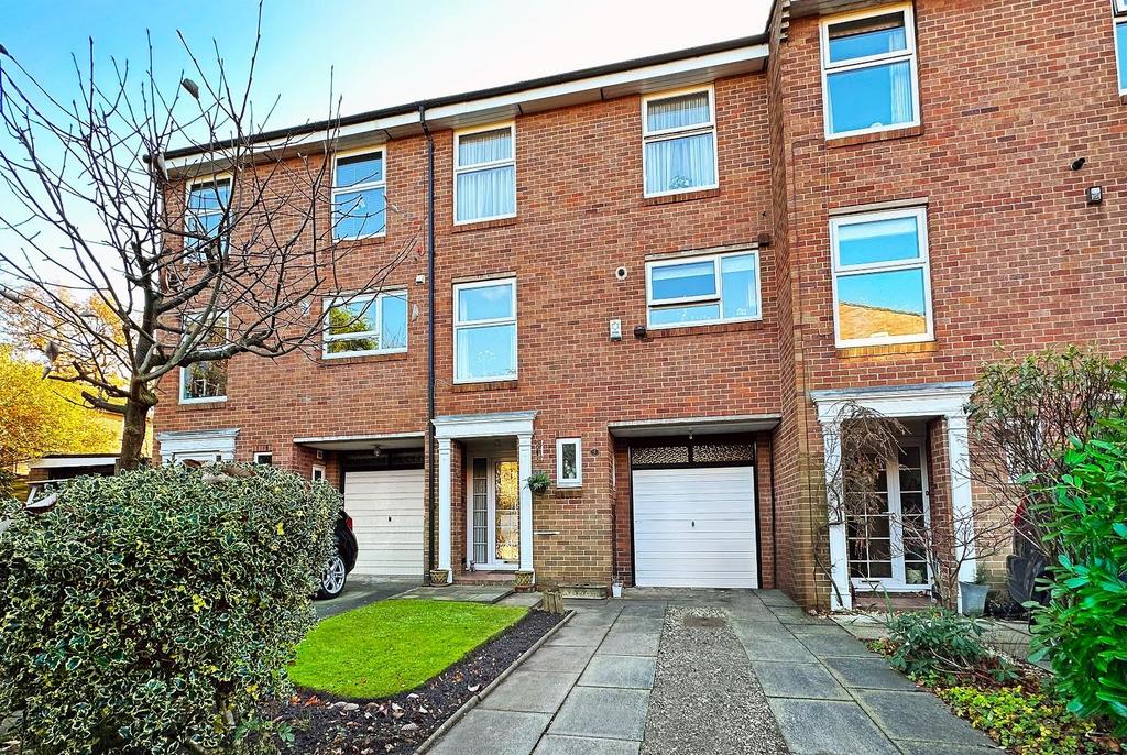Oakwood Court, Bowdon 4 bed townhouse for sale £580,000