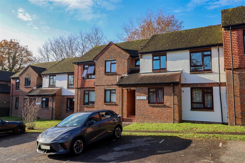 Gorringes Brook, Horsham 1 bed flat for sale £179,950
