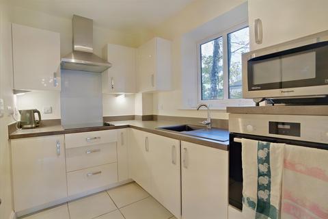 1 bedroom apartment for sale - Llys Isan, Ilex Close, Llanishen, Cardiff, CF14 5DZ