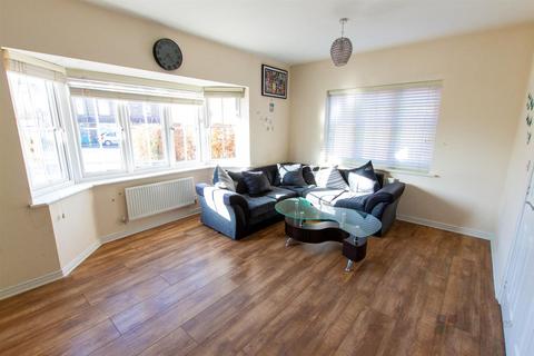 3 bedroom end of terrace house for sale, Kings Head Court, Burgess Hill