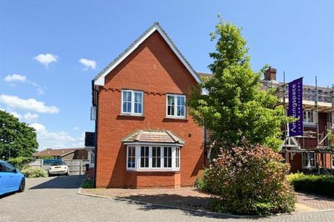 3 bedroom end of terrace house for sale, Kings Head Court, Burgess Hill