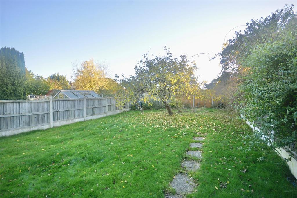 Keene Way, Galleywood, Chelmsford 3 bed semidetached house for sale