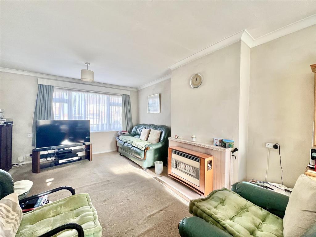 Keene Way, Galleywood, Chelmsford 3 bed semidetached house for sale £399,995