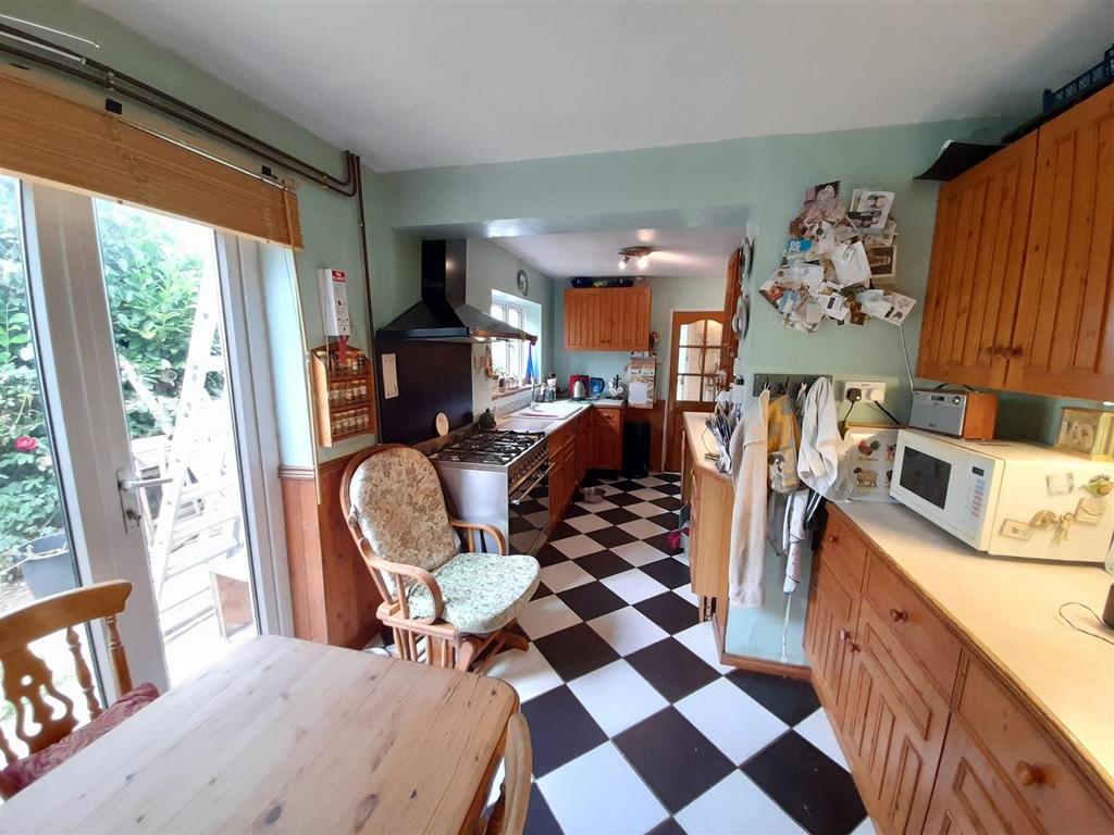 Kitchen dining room 1.jpg