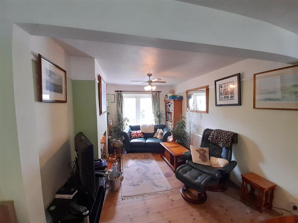 Living Room.jpg