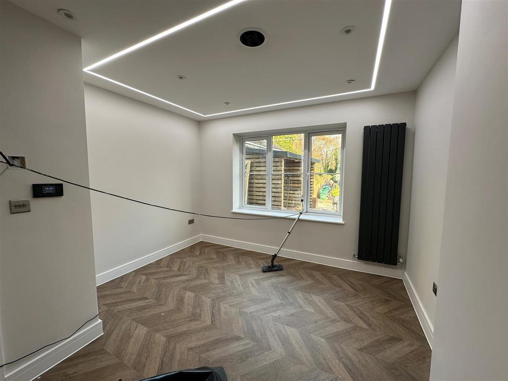 Eggars Hill, Aldershot 1 bed flat £1,100 pcm (£254 pw)