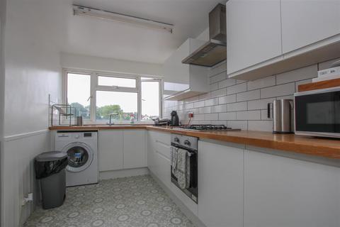 2 bedroom apartment for sale, Mayfield Gardens, Brentwood