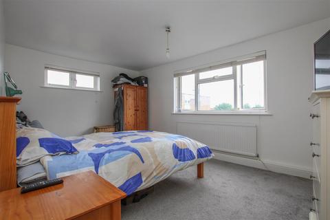 2 bedroom apartment for sale, Mayfield Gardens, Brentwood