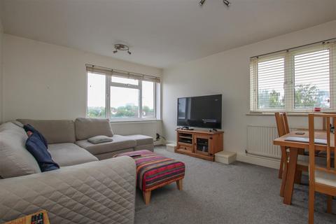 2 bedroom apartment for sale, Mayfield Gardens, Brentwood