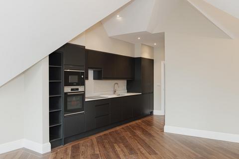 3 bedroom flat for sale - 1 Parkers Hill, Ashtead