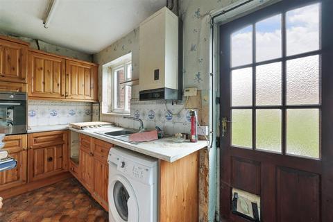 190 Hook Road, Epsom, KT19 8UB