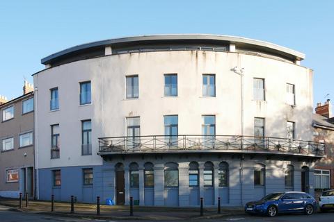 2 bedroom flat for sale, The Royal, Queens Road, Penarth